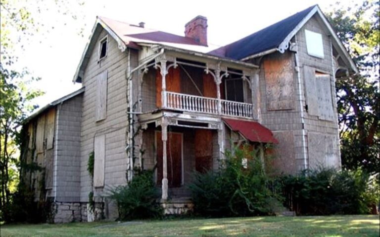 historic-before-iae5rHYO